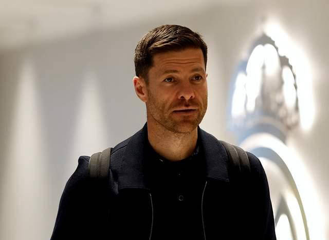 ศึกชี้ชะตาในแชมเปียนส์ลีกใกล้เข้ามาแล้ว! หากเรอัล มาดริดพ่ายแพ้อย่างหนักต่อแมนเชสเตอร์ ซิตี้ อาลอนโซอาจถูกปลดออกจากตำแหน่งในวันถัดไป ผู้สืบทอดตำแหน่งปรากฏตัว: หัวหน้าโค้ช อาเวลโล กาสตีญา